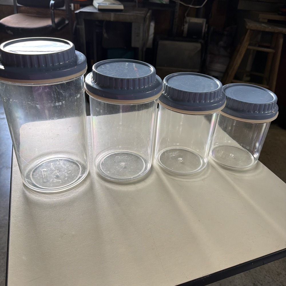 Set Of 4 VTG Clear Plastic Canisters Containers Country Blue Ribbed Lids Taiwan